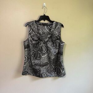 Penta large black and white top